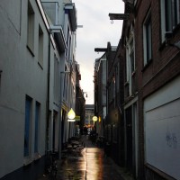 De Prael brewery, rainy alley entrance.