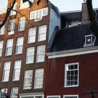 This house is only as deep as it is wide. And there's stairs, obviously... but where?