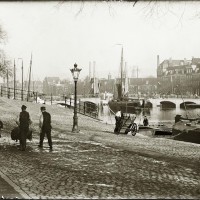 Magere brug and bridge over the Prinsengracht, 29 October, 1894 by Jacob Olie