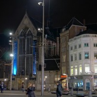North-west side of the Dam Plaza and the "Nieuwe Kerk", the new church (with blue lights)