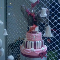 Mmm, cake in a shop window.