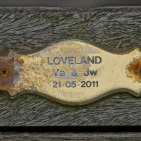 Mysterious plaque on the dock in front of the Hogesluis