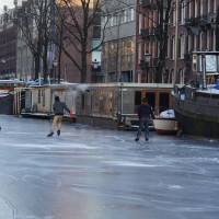 Ice skating on the Amsterdam canals, Nieuwe Prinsengracht