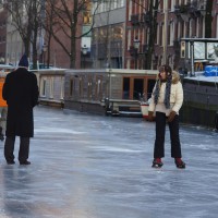 Ice skating on the Amsterdam canals, Nieuwe Prinsengracht