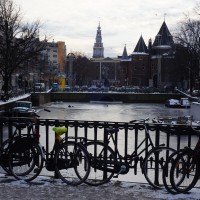Frozen Geldersekade looking at the Nieuwmarkt from the Stormsteeg bridge