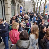 It's a party at the Leidseplein Apple grand opening