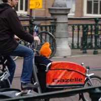 Kid is wearing an UNOX soup hat.