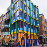 Funky building at the start of the Nieuwe Hoogstraat